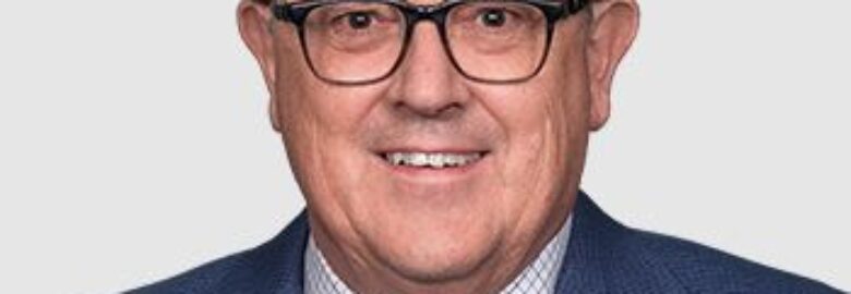 Wayne R. Whitlock , KC